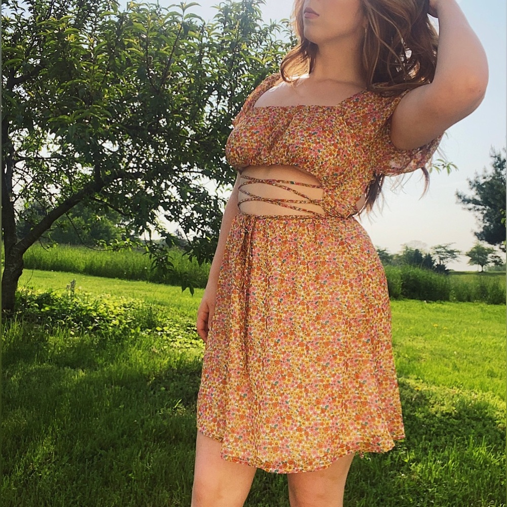 🌸Flower Power🌸 Double Laced Down Dress